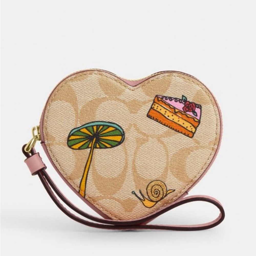 Last one! New Coach X Observed By Us Heart Coin Case In Signature Canvas